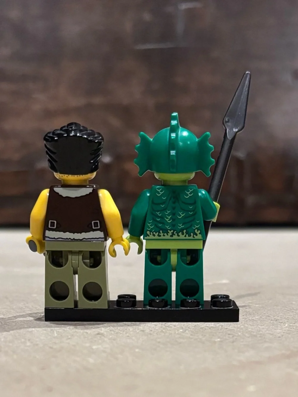 Lego Monster Fighters: 9461 The Swamp Creature and Frank Rock Minifigures - Picture 2 of 5